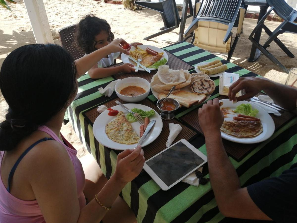 Happy Beach Villa Resort Unawatuna Exterior foto